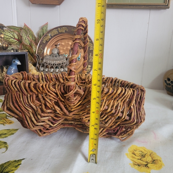 Vintage Wicker Butt Basket Willow - Picture 8 of 8